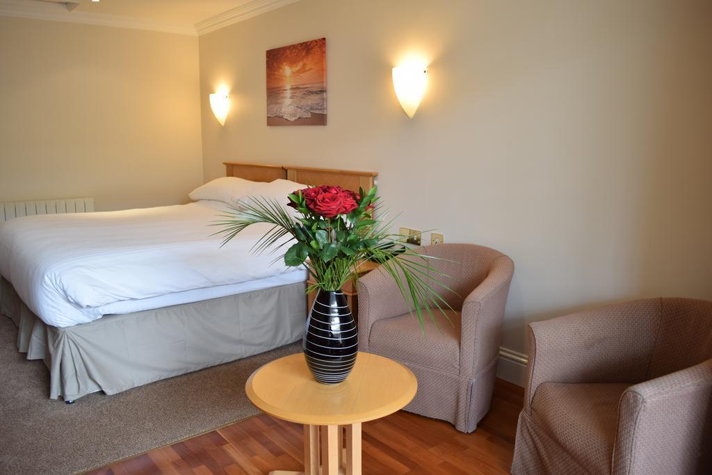Double Atrium Room